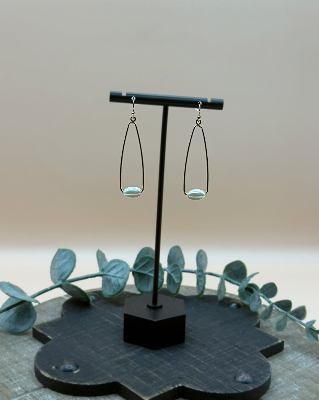 Gold Oblong Pearl Earring