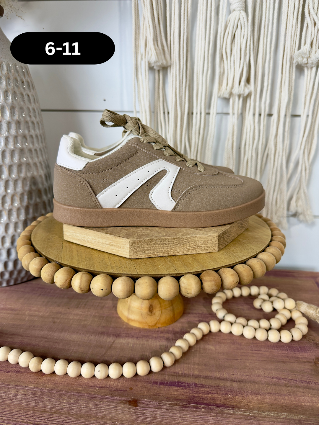 Very G Retro Sneaker-Camel
