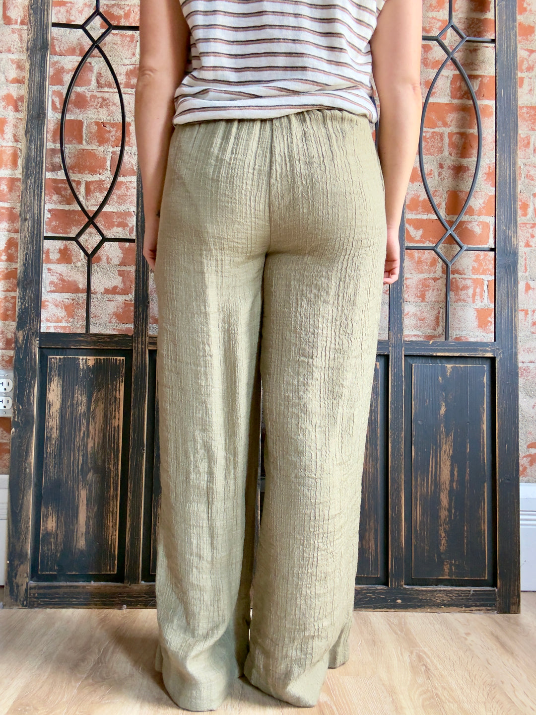 Breezy Nights Crinkle Pant-Olive