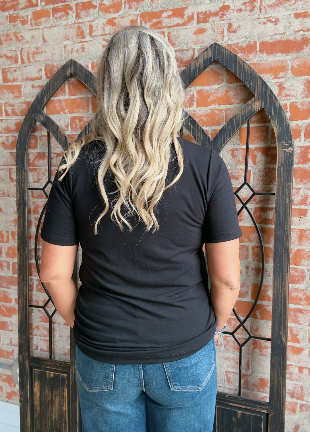 Feel Like It Basic Tee-Black