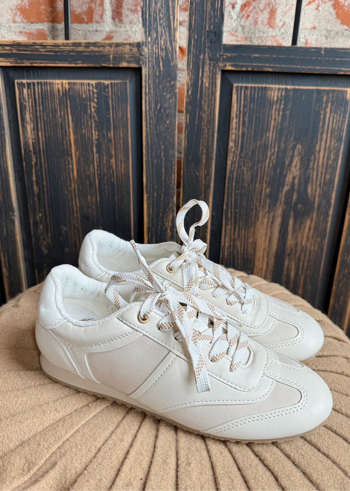 Neutral Girl Sneaker