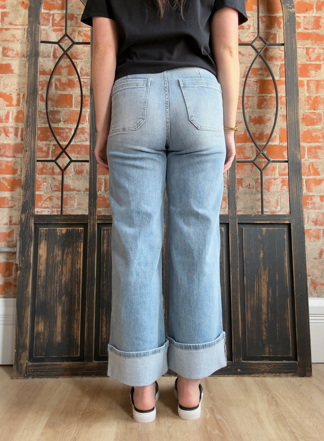 Valuable Cuffed Wide Leg
