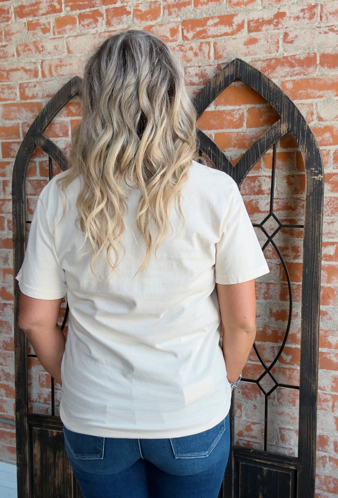 BEE Kind Graphic Tee