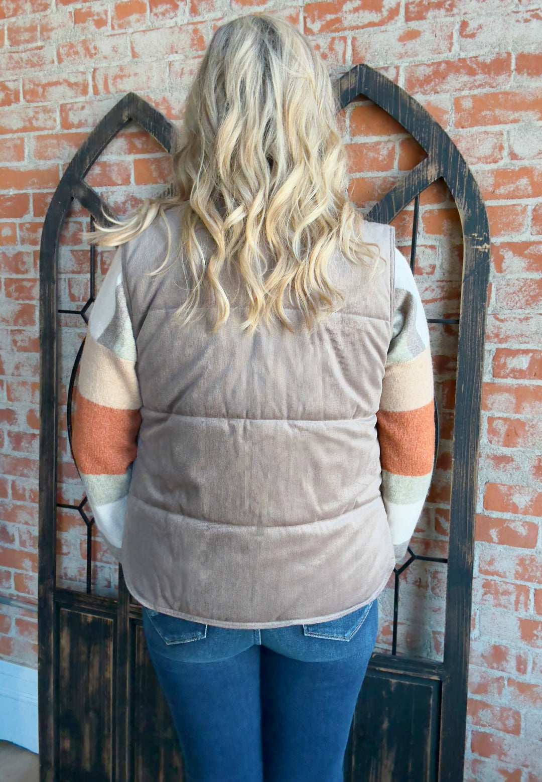 Worth Braggin' About Vest-Mocha
