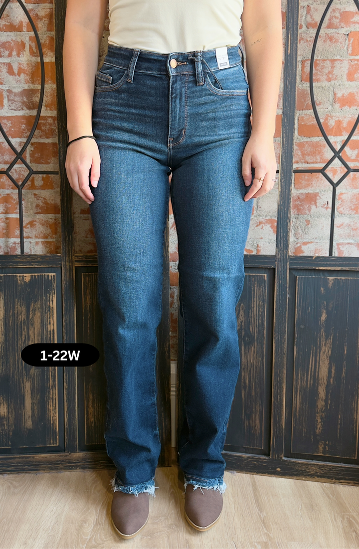 Judy Blue Got Me Beggin' Straight Leg