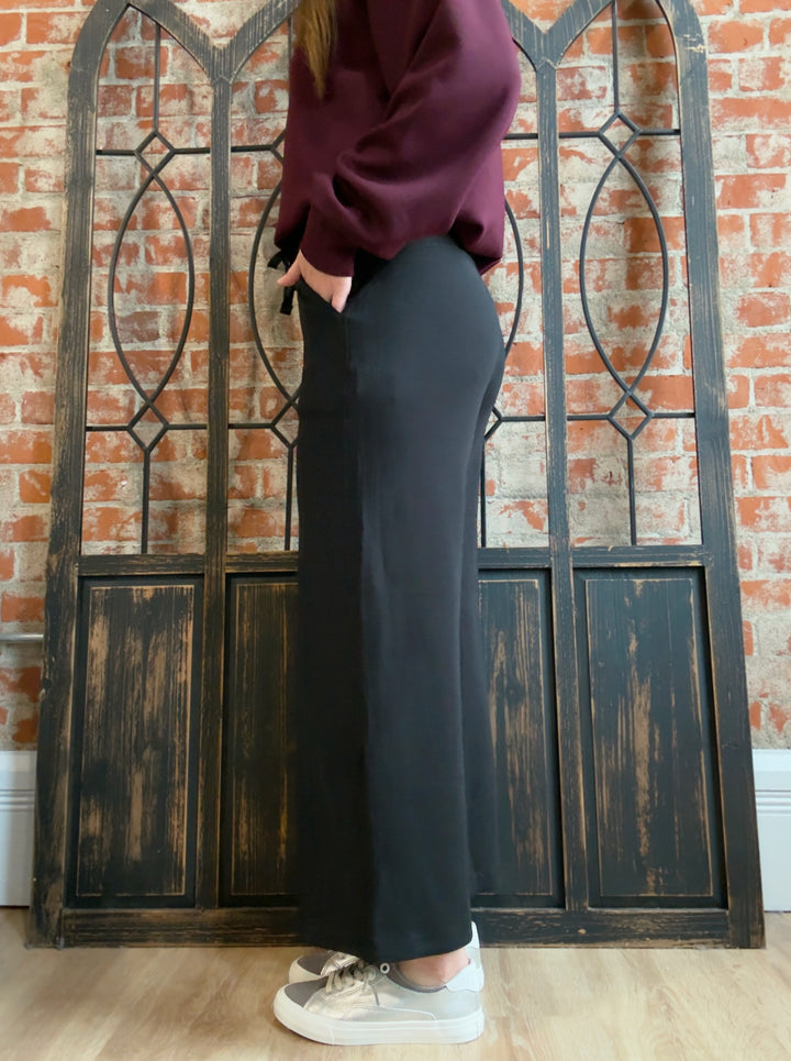 A Time To Relax Cropped Scuba Pant