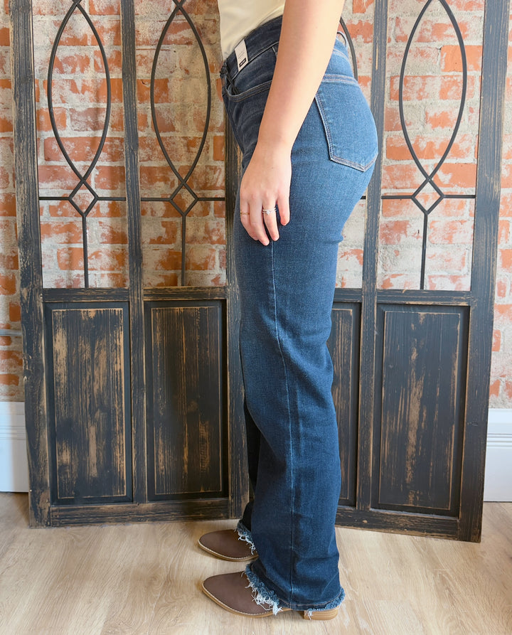 Judy Blue Got Me Beggin' Straight Leg