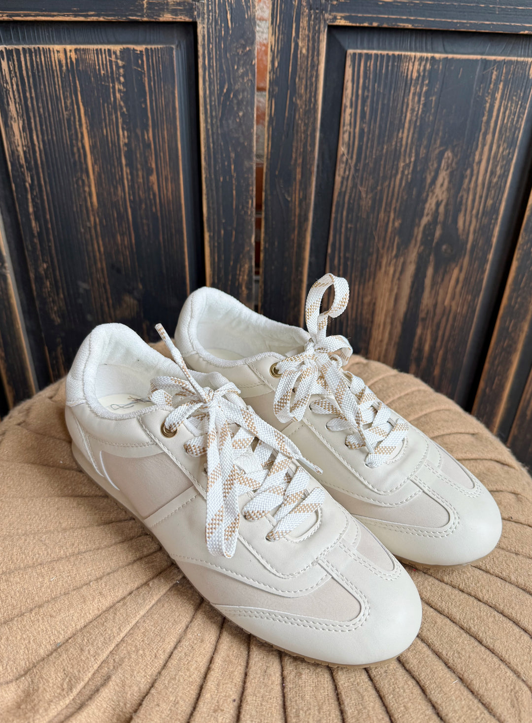 Neutral Girl Sneaker