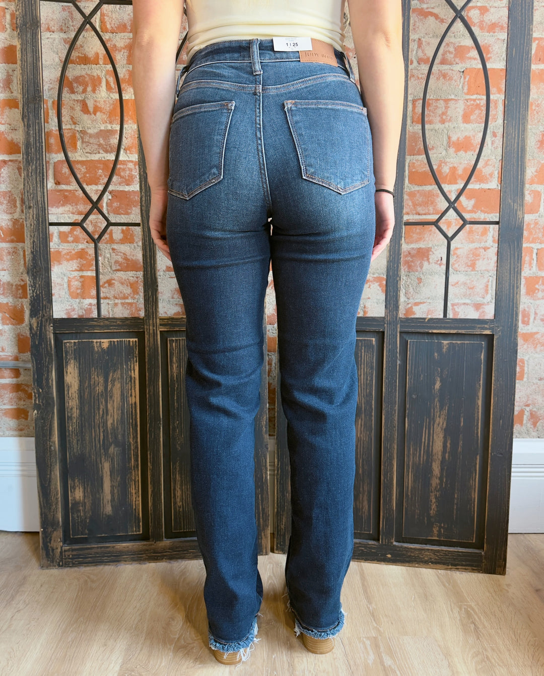 Judy Blue Got Me Beggin' Straight Leg