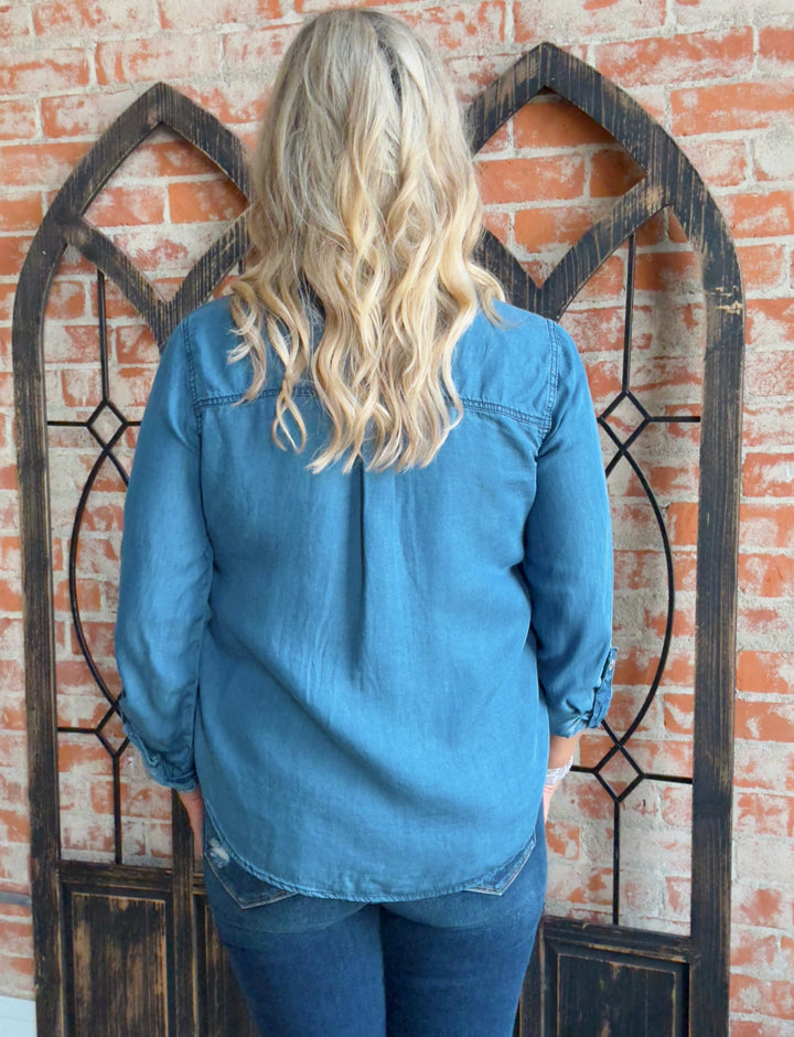 It's A Yes Chambray Button Up