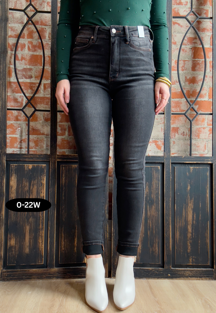 Judy Blue Don't Be Ordinary Washed Black Skinny