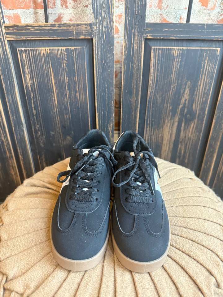 Very G Retro Sneaker-Black