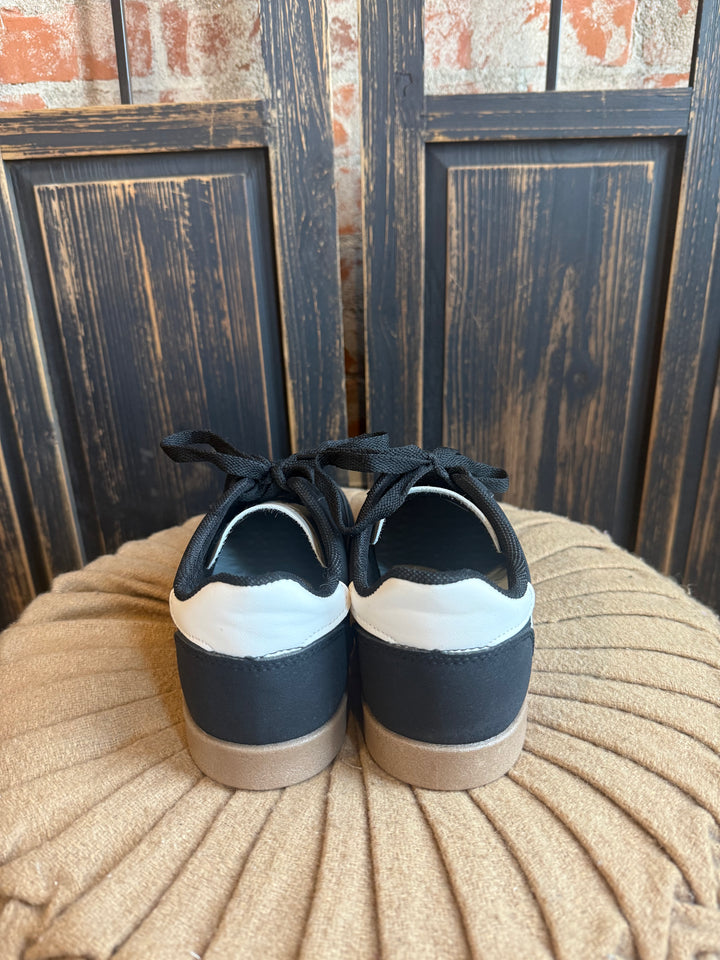 Very G Retro Sneaker-Black