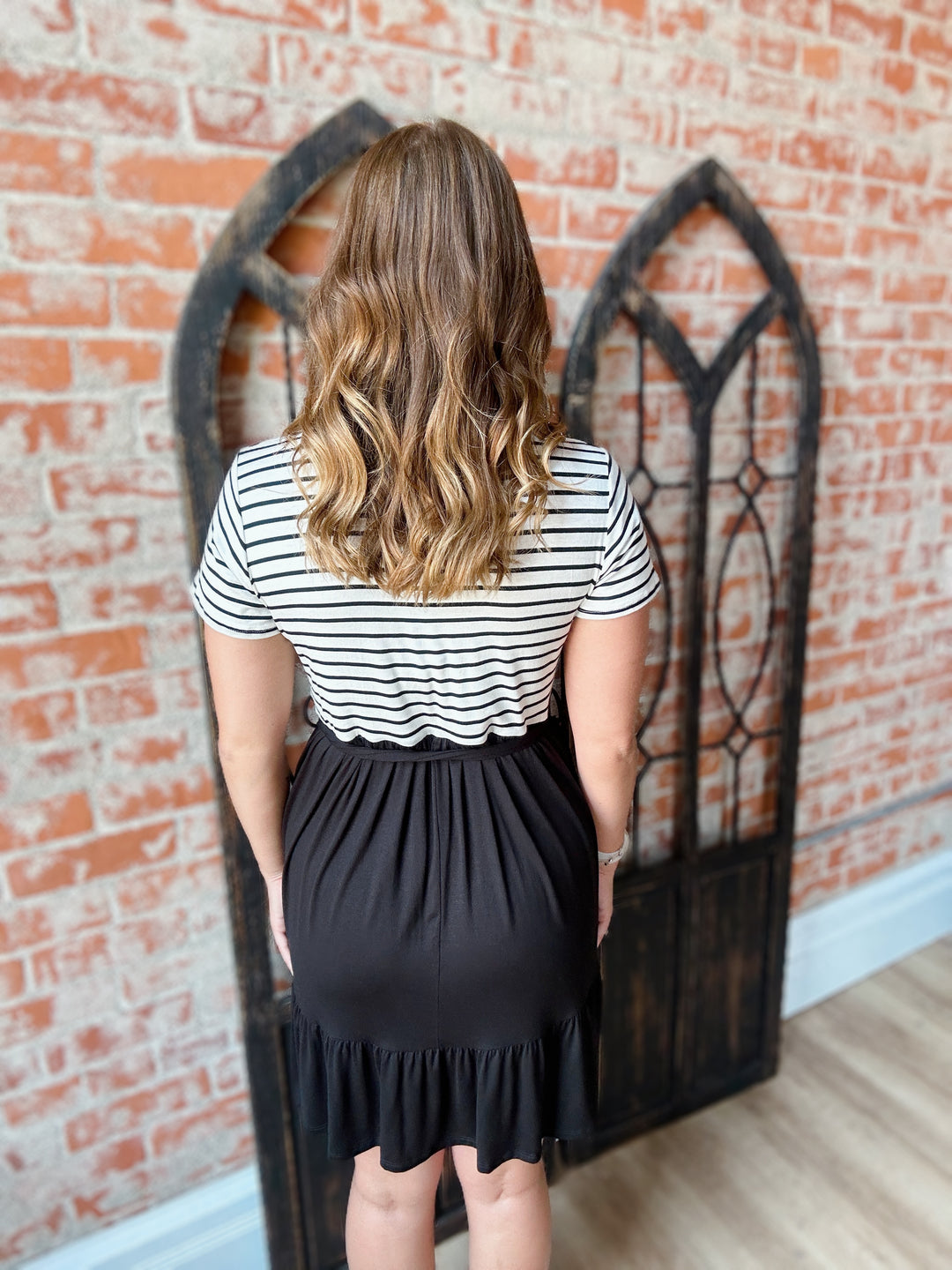 A Casual End Contrasted Dress