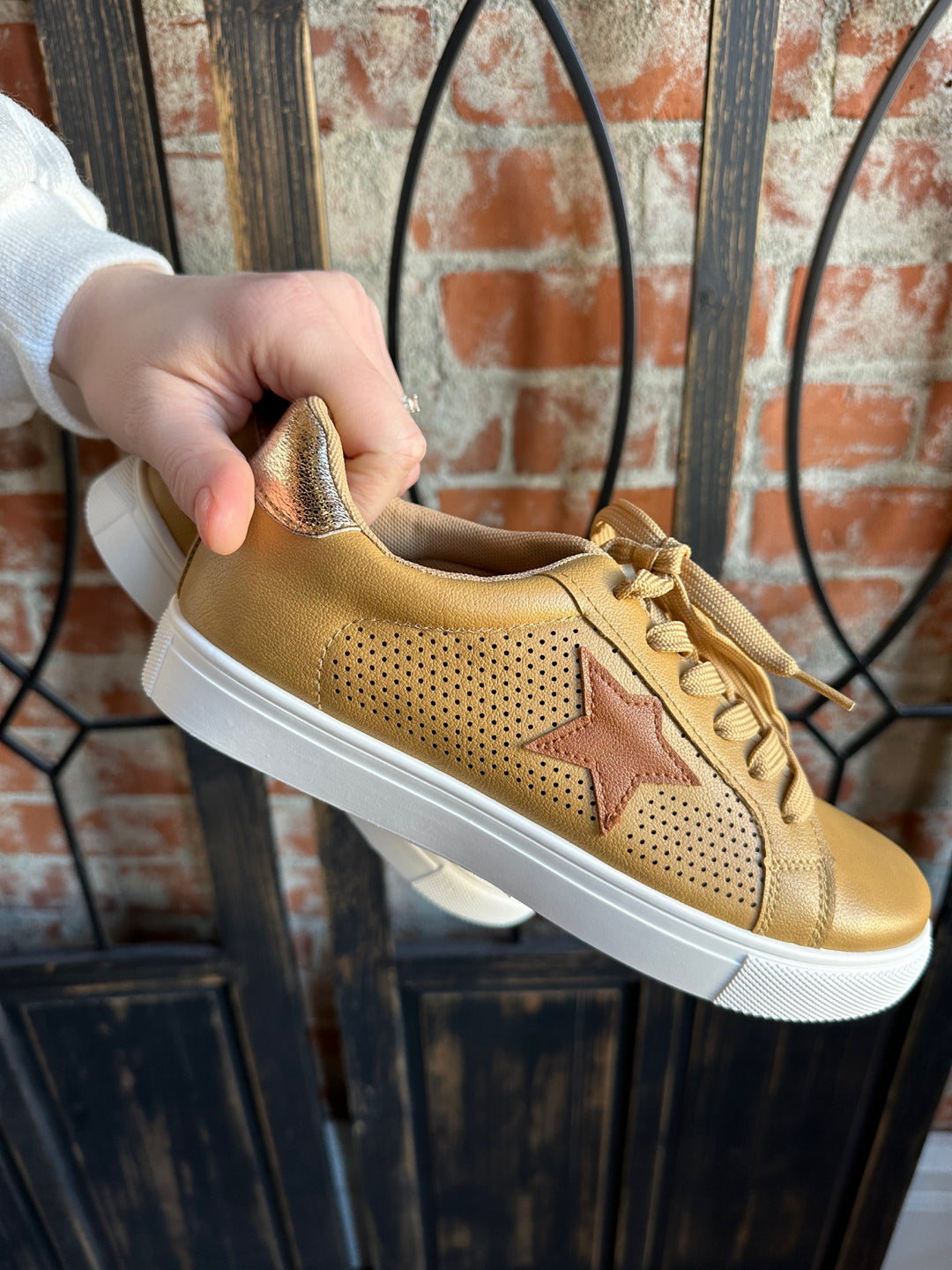 Camel Star Think Fast Sneaker
