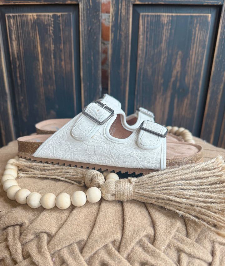 Very G Berry White Sandal