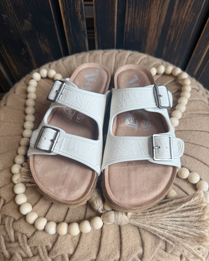 Very G Berry White Sandal