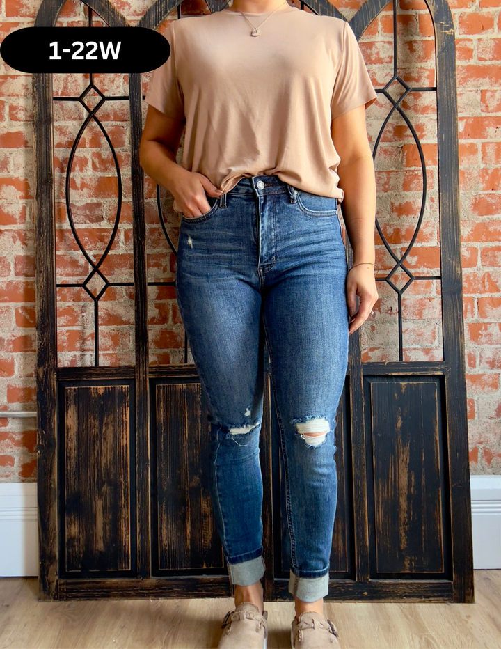 Judy Blue Stay Awhile Tummy Control Skinny