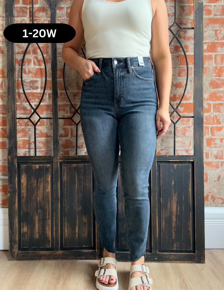 Judy Blue Back Me Up Tummy Control Skinny