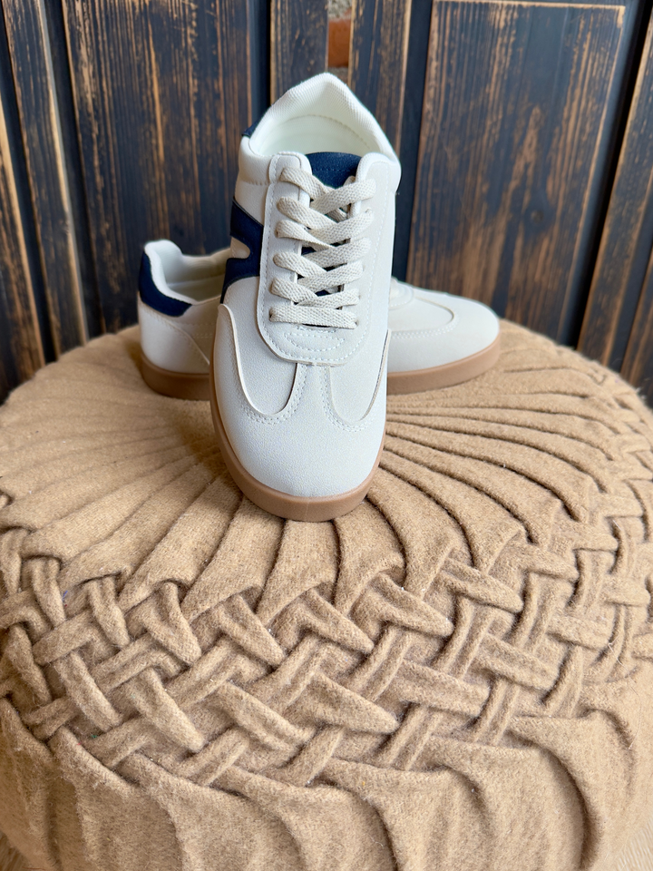 Very G Retro Sneaker-Beige