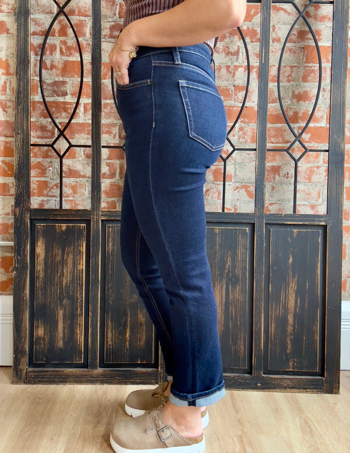 Vervet Enraptured Slim Straight Leg