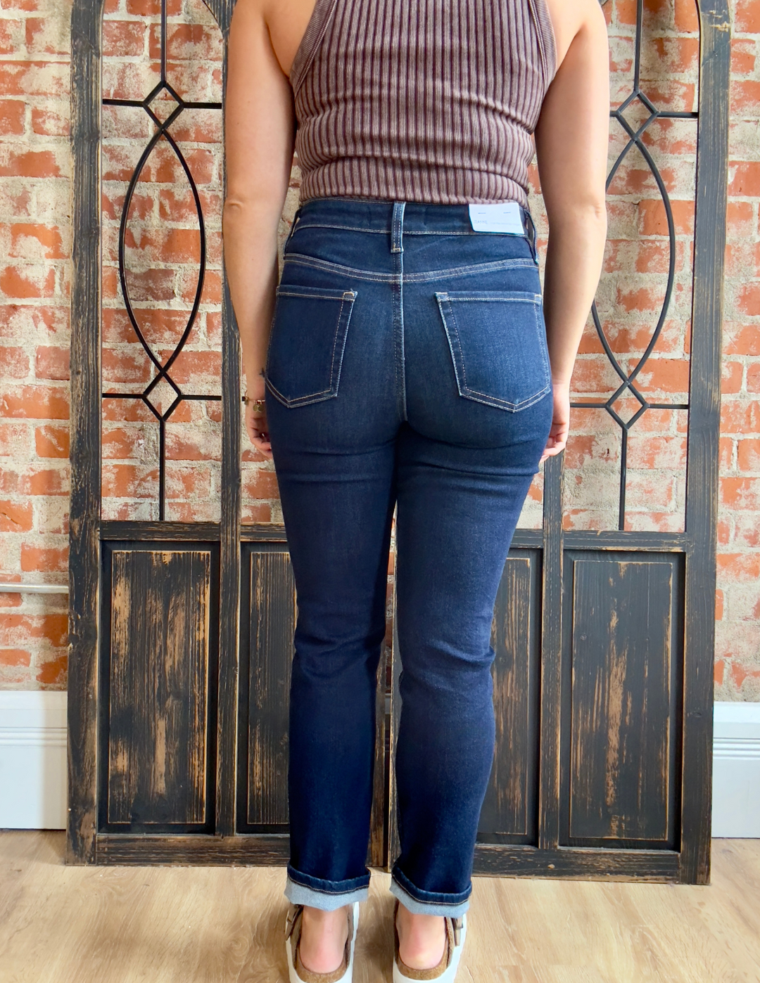 Vervet Enraptured Slim Straight Leg